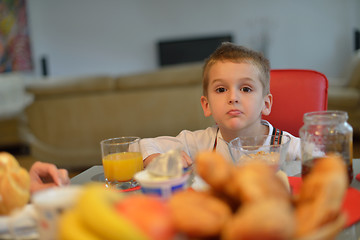 Image showing family have healthy breakfast at home