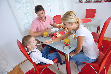 Image showing family have healthy breakfast at home