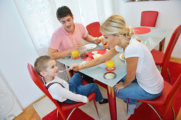 Image showing family have healthy breakfast at home