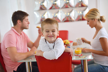 Image showing family have healthy breakfast at home