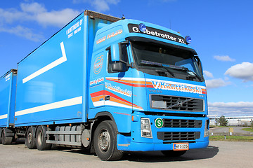 Image showing Blue Volvo FH12 500 Long Haulage Truck