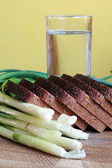 Image showing Bread, onion and water