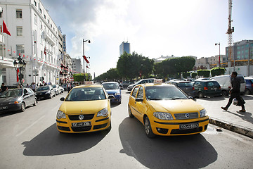 Image showing Taxicab on Avenue Habib Bourguiba