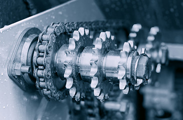 Image showing gears and chain