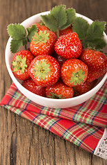 Image showing bowl with strawberries