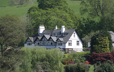 Image showing large house