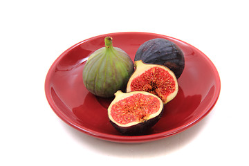 Image showing fresh figs on the plate