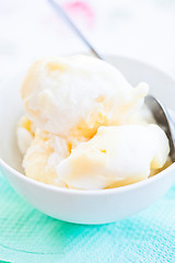 Image showing Vanilla ice cream in bowl