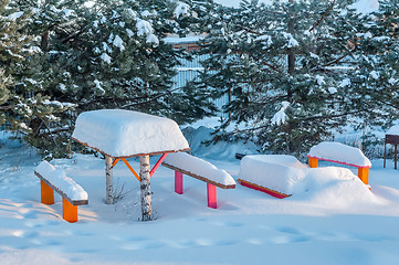 Image showing benches with table in the snow