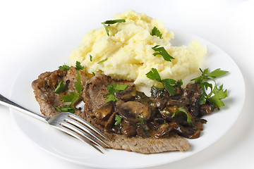 Image showing Veal escalope with mash and mushrooms