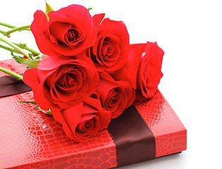 Image showing Red rose bouquet and gift box