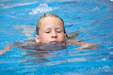 Image showing swimming girl