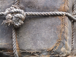 Image showing Rope on a box