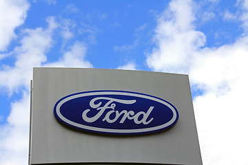 Image showing Sign Ford against Sky