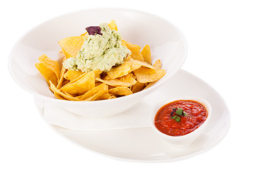 Image showing Crisp corn nachos with guacamole sauce