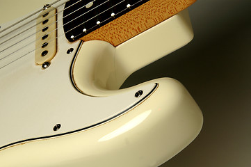 Image showing white guitar