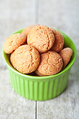 Image showing meringue almond cookies in bowl 