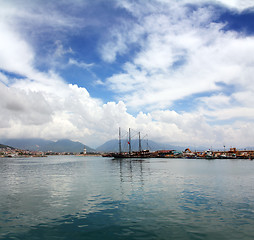 Image showing bay with boats and yachts in Alanya