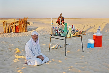 Image showing Tourist stop in Ong Jemel