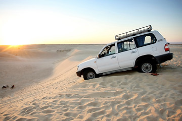 Image showing Jeep in the Sahara desert
