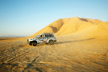 Image showing Jeep in Sahara