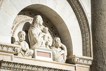 Image showing Statuary Pisa