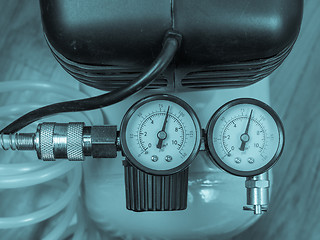 Image showing Air compressor manometer