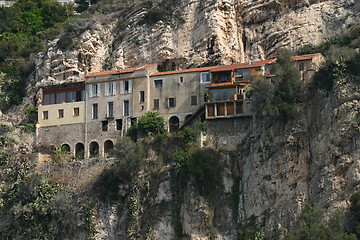 Image showing Houses on a steep cliff, France