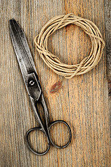 Image showing old scissors and hank of packthread