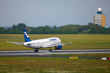 Image showing Airliner landing
