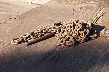 Image showing strong old rusted chain