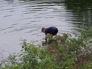 Image showing Exploring seawater