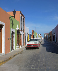 Image showing street scenery in Campeche