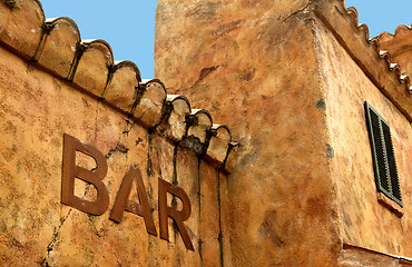 Image showing bar on the wall