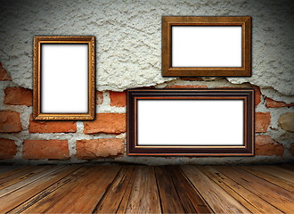 Image showing cracked wall with frames