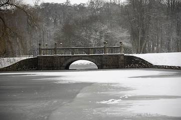 Image showing Bride over forzen lake