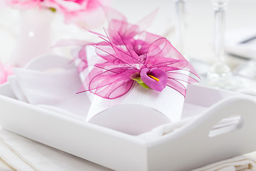 Image showing Small present for guest