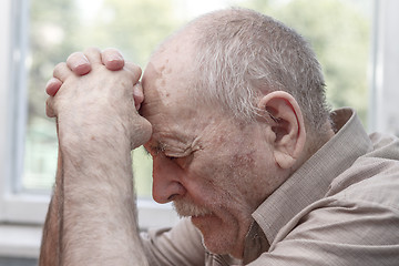 Image showing Old man praying