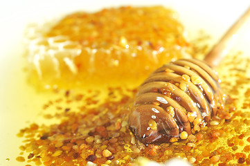 Image showing honey and pollen