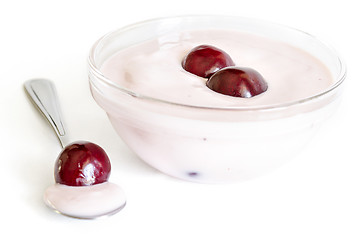 Image showing glass bowl with Yogurt and cherries