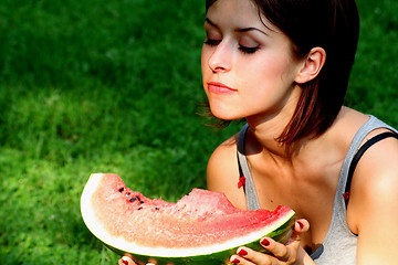 Image showing Frau mit Melone