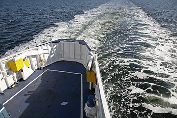 Image showing Stern and wake