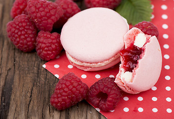 Image showing Macaroons with raspberry