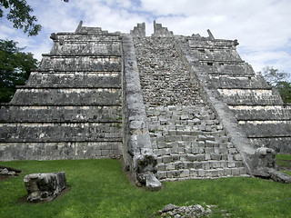 Image showing step-pyramid in Chichen Itza