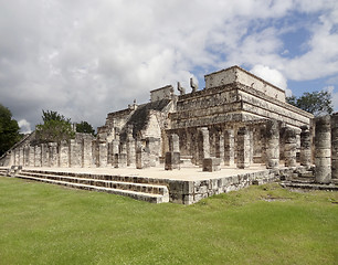 Image showing Temple of the Warriors in Chichen Itza