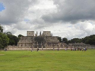 Image showing Temple of the Warriors in Chichen Itza