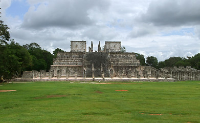 Image showing Temple of the Warriors in Chichen Itza