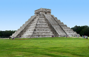 Image showing El Castillo in Chichen Itza