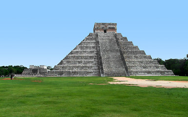 Image showing El Castillo in Chichen Itza