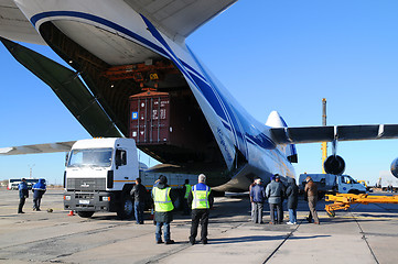 Image showing AN-124 Offloading